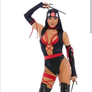 Women’s ninja Halloween costume